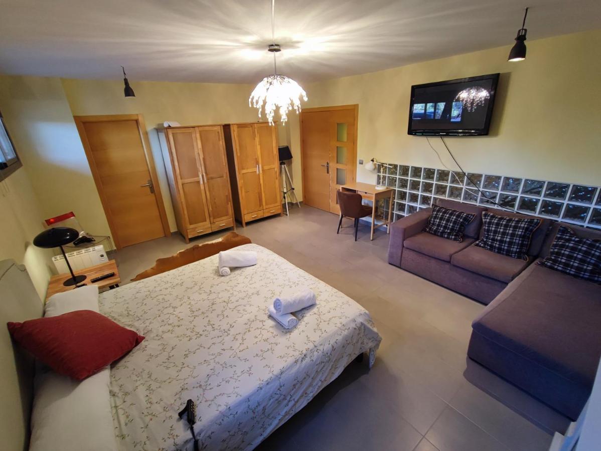 Villa Aguilas Club Guest House Malaga Exterior photo